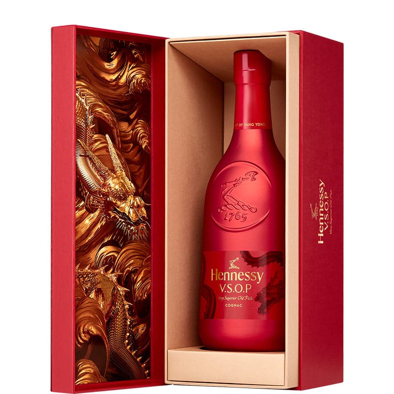 Hennessy VSOP CNY Dragon x Yang Yongliang